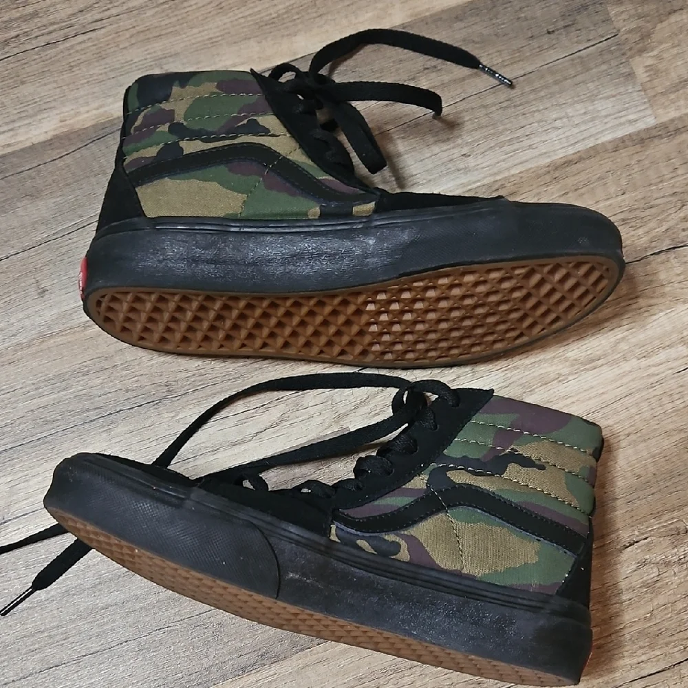 Vans Camo and Black High-Top Sneakers - Picture 2 of 6